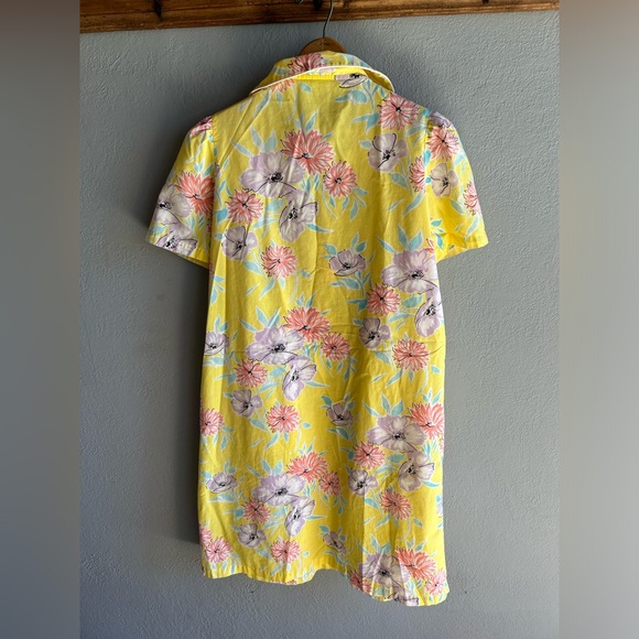 Vintage house dress, size small, yellow florals - Picture 5 of 9